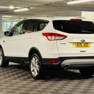 2015 Ford Kuga 2.0 TDCi Zetec 2WD Euro 6 5-door hatchback diesel manual - Image 3