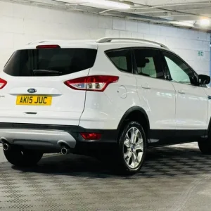 2015 Ford Kuga 2.0 TDCi Zetec 2WD Euro 6 5-door hatchback diesel manual - Image 4