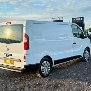 2020 Renault Trafic 2.0 dCi Energy 28 Sport Panel Van - Image 8