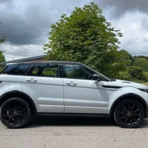 2016 Land Rover Evoque Estate HSE Dynamic - Image 3