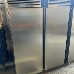 Commercial G2 Ecopro 2-door fridge for cafe or takeaway - Image 3
