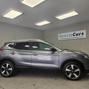 2017 Nissan Qashqai 1.2 DIG-T N-Connecta SUV - Image 5