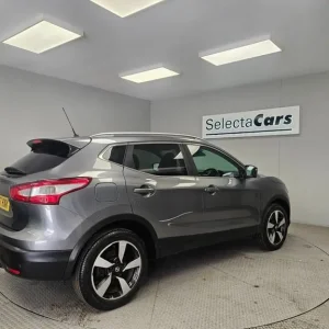 2017 Nissan Qashqai 1.2 DIG-T N-Connecta SUV - Image 6