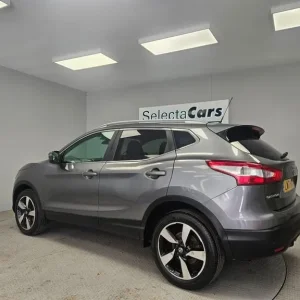 2017 Nissan Qashqai 1.2 DIG-T N-Connecta SUV - Image 8