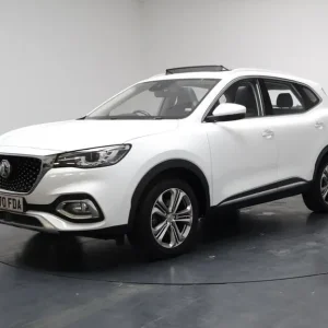 2020 MG HS 1.5 T-GDI Exclusive Estate – Arctic White, Black Leather & Suede, Manual - Image 6