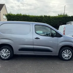2021 Peugeot Partner 1.5 BlueHDi Panel Van - Image 3