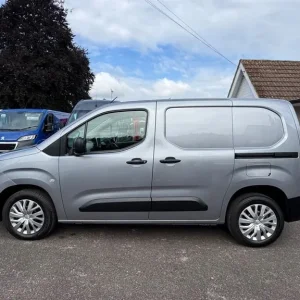 2021 Peugeot Partner 1.5 BlueHDi Panel Van - Image 4