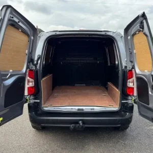 2021 Peugeot Partner 1.5 BlueHDi Panel Van - Image 6