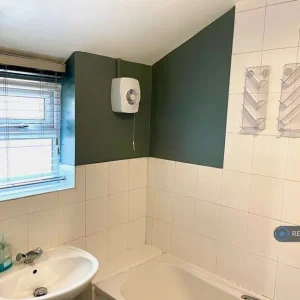 1 bedroom in Watford Street, Newton-Stewart, Dumfries and Galloway - Image 6