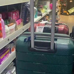 Big green suitcase - Image 2
