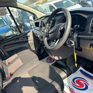 2018 Ford Transit Custom 2.0 TDCi 105ps Low Roof Van PANEL VAN Diesel Manual - Image 6