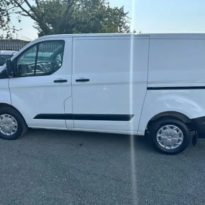 2018 Ford Transit Custom 2.0 TDCi 105ps Low Roof Van PANEL VAN Diesel Manual - Image 7