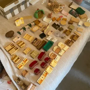 Sylvanian Families Huge furniture and accessories bundle - Image 4