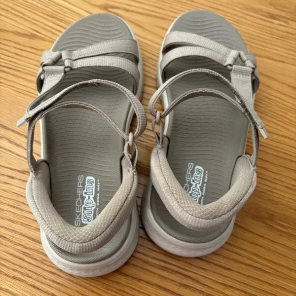 Sketchers Slip-Ins Size 4