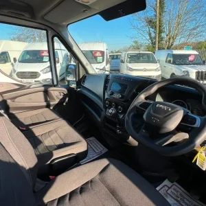 2022 Iveco Daily 2.3D HPI 14V 35S 3520 Panel Van 5dr Diesel Manual MWB High Roof Euro 6 (s/s Pane... - Image 3