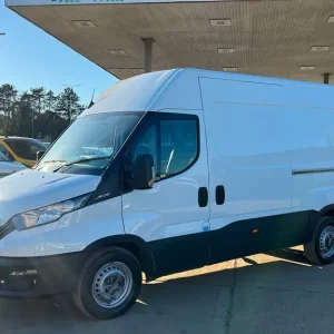 2022 Iveco Daily 2.3D HPI 14V 35S 3520 Panel Van 5dr Diesel Manual MWB High Roof Euro 6 (s/s Pane... - Image 5