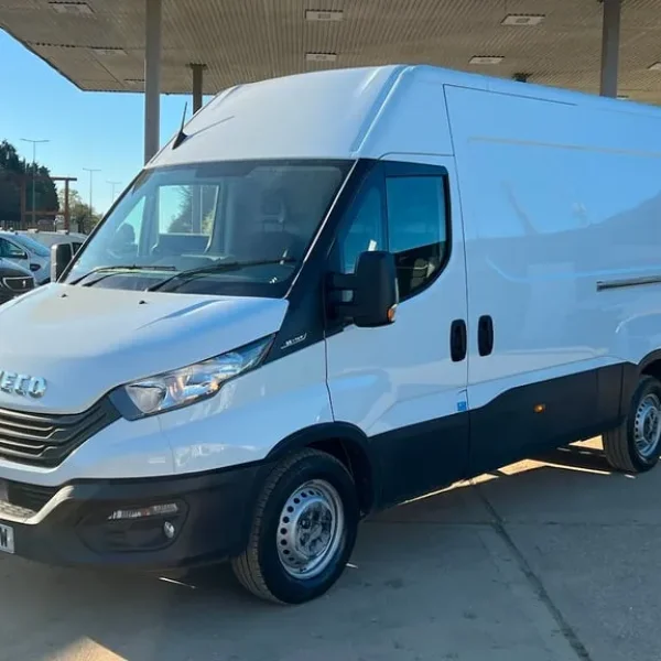 2022 Iveco Daily 2.3D HPI 14V 35S 3520 Panel Van 5dr Diesel Manual MWB High Roof Euro 6 (s/s Pane...