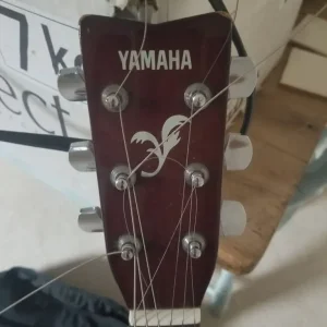 Yamaha acoustic guitar F310 - Image 2