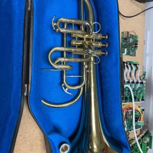 Marching horn