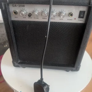 Electric guitar with amp and aux cable - Image 7