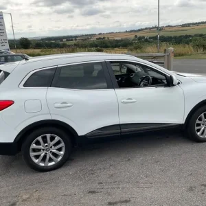 2016 Renault Kadjar 1.5 dCi Dynamique Nav 5dr HATCHBACK Diesel Manual - Image 2