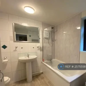 1 bedroom ground floor flat in Emmerson Court, Bracknell Forest - Image 8