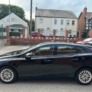 2018 Volvo V40 2.0 D2 Momentum Nav Plus Hatchback 5dr Diesel Manual Euro 6 (s/s) (120 ps) Hatchba... - Image 3