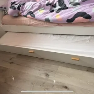 Single bed with pull out trundle - Image 5