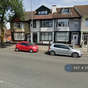 1 bedroom with ensuite in Priory Rd, Liverpool - Image 4