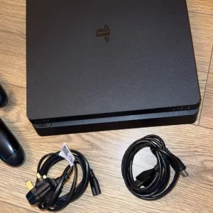 PlayStation 4 Slim - Image 2
