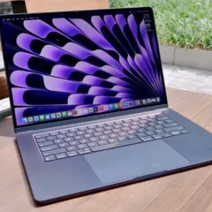 MacBook Air 15-inch M2 Midnight, 8GB RAM, 512GB SSD - Image 2
