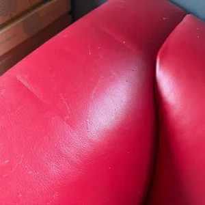 White leather sofa and swivel chair - Image 7