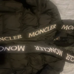 2 girls Moncler jackets - Image 5