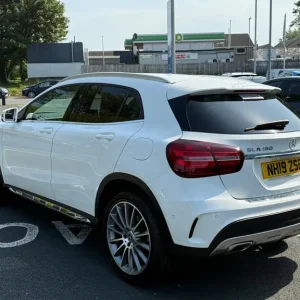 2019 Mercedes-Benz GLA 180 AMG Line Edition 5dr Estate PETROL Manual - Image 3