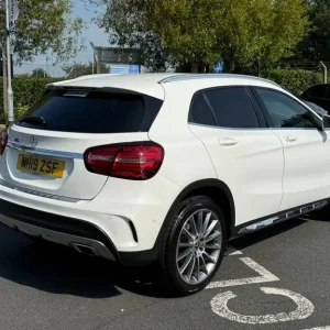 2019 Mercedes-Benz GLA 180 AMG Line Edition 5dr Estate PETROL Manual - Image 5