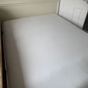 Double mattress + black metal frame - Image 4