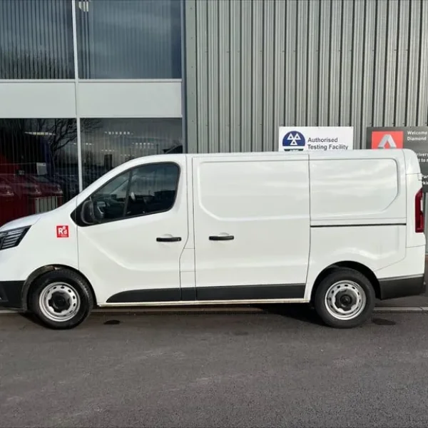 2024 Renault Trafic dCi 110 3T H1 Panel Van Red Edition