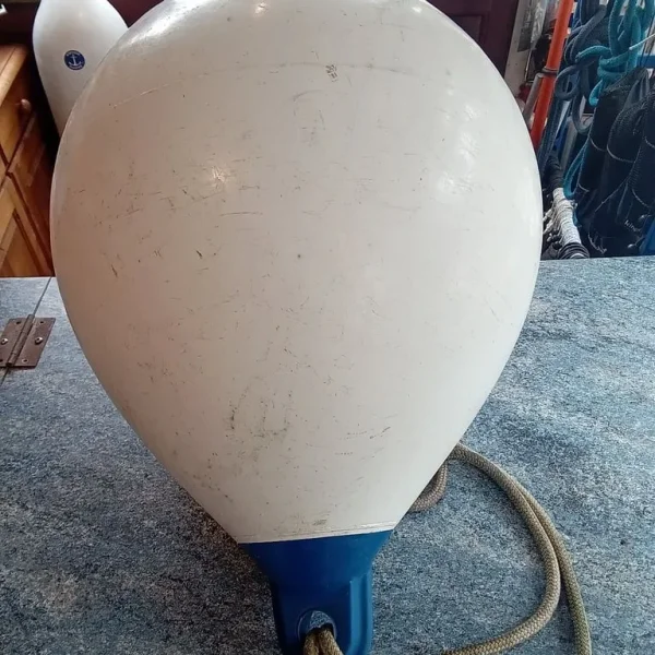 17x17 boat ball fender, unbranded, with 10mm line