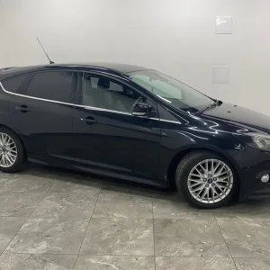 2013 Ford Focus 1.6 TDCi Zetec S Euro 5 5-door hatchback diesel manual - Image 2