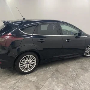 2013 Ford Focus 1.6 TDCi Zetec S Euro 5 5-door hatchback diesel manual - Image 8