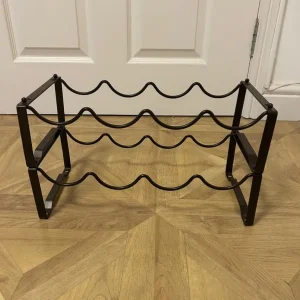 Metal wine rack
