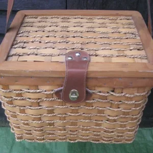 Woven Cane Picnic Hamper with Plates and Spoons - Image 4