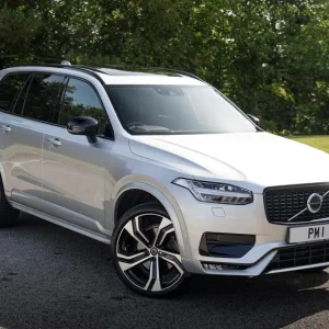 2022 Volvo XC90 2.0 B5 MHEV R-Design Auto 4WD Euro 6 (s/s) 5dr ESTATE Diesel/Electric Hybrid Auto... - Image 5