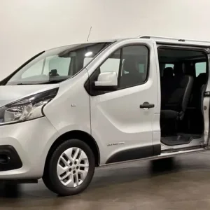 2016 Renault TRAFIC LL29 SPORT NAV DSI 8 Seater MPV MPV Diesel Manual - Image 2