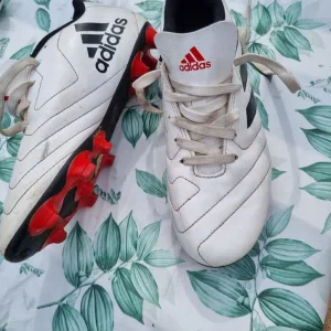 Job a lot mix of trainers and football tops - Image 3