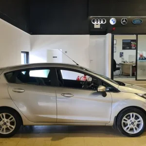 2016 Ford Fiesta 1.0T EcoBoost Zetec Hatchback 5dr Petrol Manual Euro 6 (s/s) (100 ps) Hatchback ... - Image 2