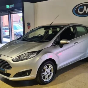 2016 Ford Fiesta 1.0T EcoBoost Zetec Hatchback 5dr Petrol Manual Euro 6 (s/s) (100 ps) Hatchback ... - Image 4