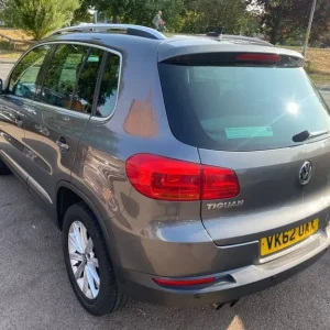 2012 Volkswagen Tiguan 2.0 TDI BlueMotion Tech SE SUV 5dr Diesel Manual 4WD Euro 5 (s/s) (140 ps)... - Image 4