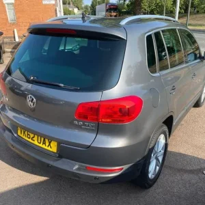 2012 Volkswagen Tiguan 2.0 TDI BlueMotion Tech SE SUV 5dr Diesel Manual 4WD Euro 5 (s/s) (140 ps)... - Image 5