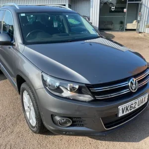 2012 Volkswagen Tiguan 2.0 TDI BlueMotion Tech SE SUV 5dr Diesel Manual 4WD Euro 5 (s/s) (140 ps)...